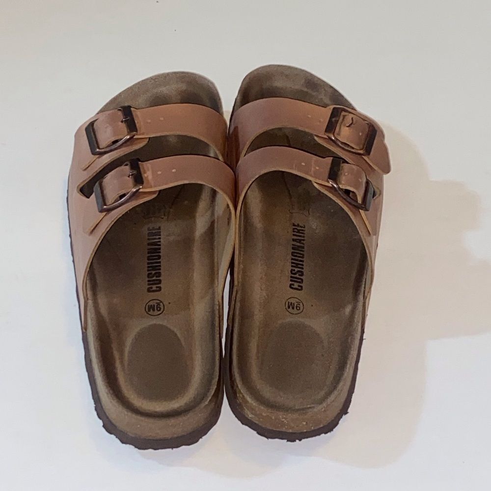 Cushionaire Stylish CopperâWomenâs Sandals with Adjustable Straps Size 9M - Picture 3 of 6